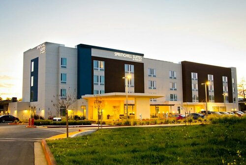 Гостиница SpringHill Suites by Marriott West Sacramento в Вест Сакраменто