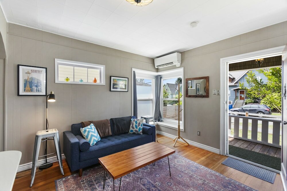 Фото Ballard Bungalow - Walk to Dt Ballard/Water