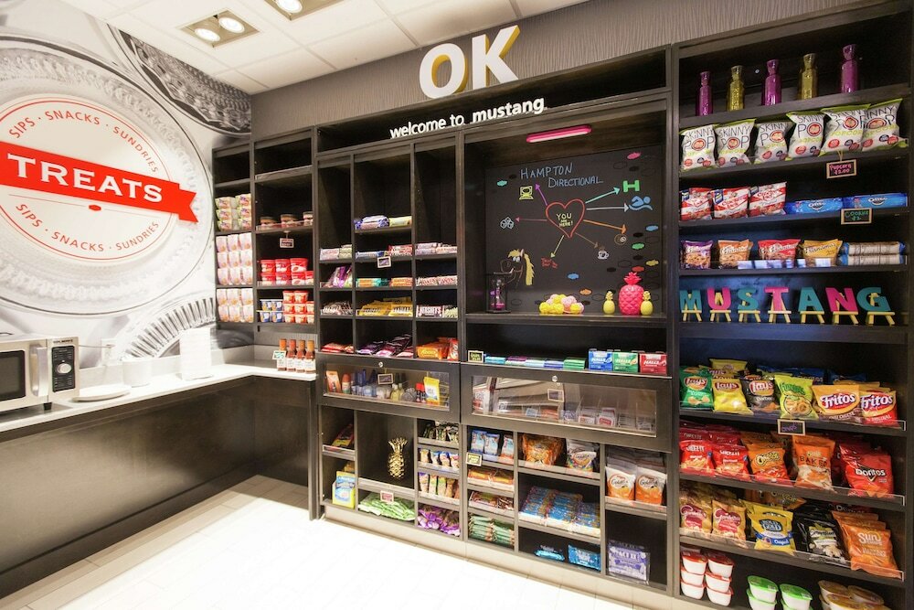 Фото Hampton Inn Mustang