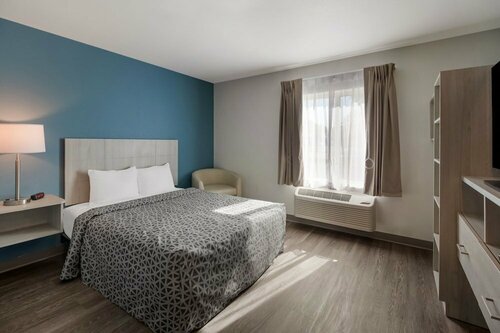 Гостиница Woodspring Suites Detroit Sterling Heights в Медисон Хайтс