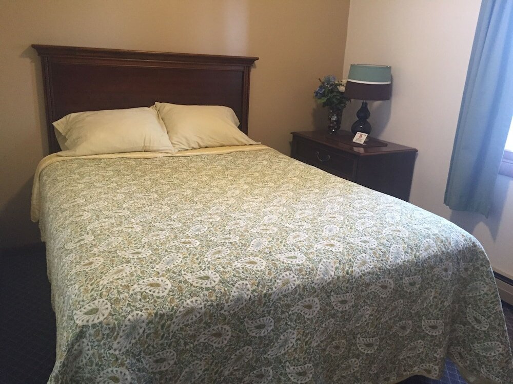 Фото Milford Motel On The River