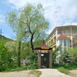Отель Изумрудный в Солнечногорском