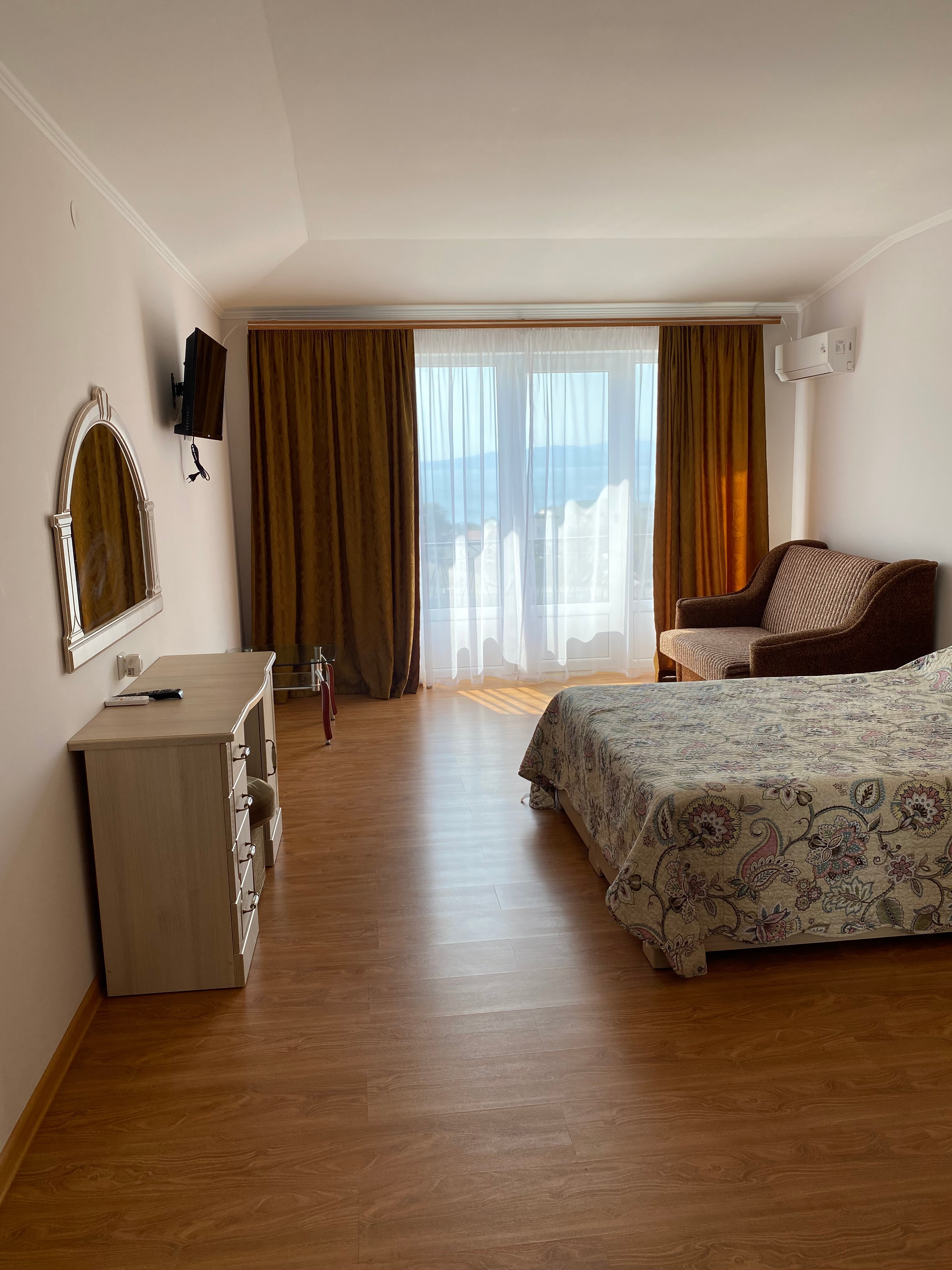 Фото Гелиодор