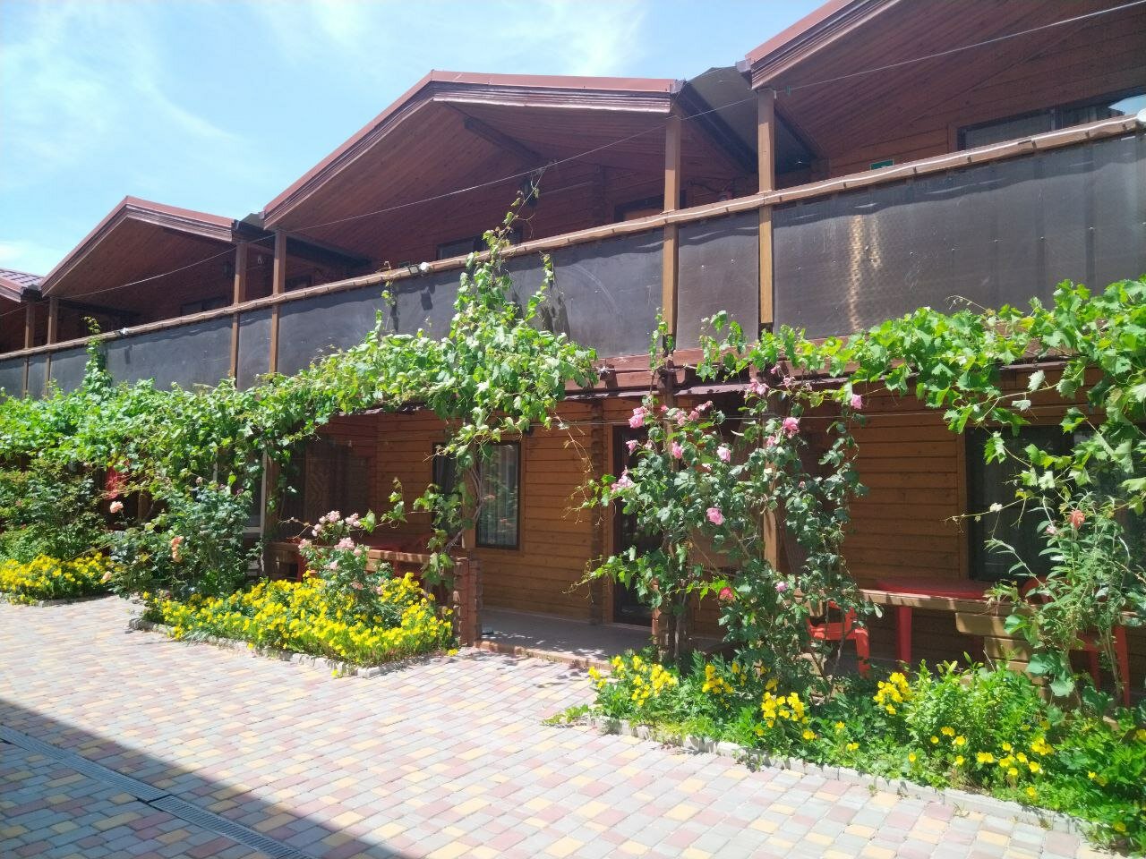 Фото отеля 1