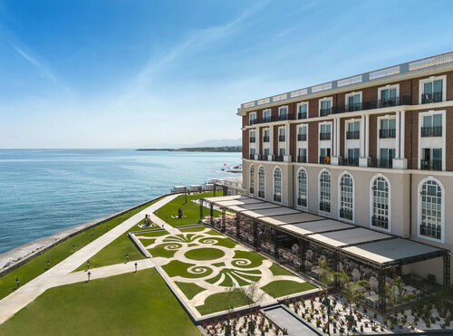 Внешний вид отеля Kaya Palazzo Resort & Casino в Агиосе Георгиосе, фото 4