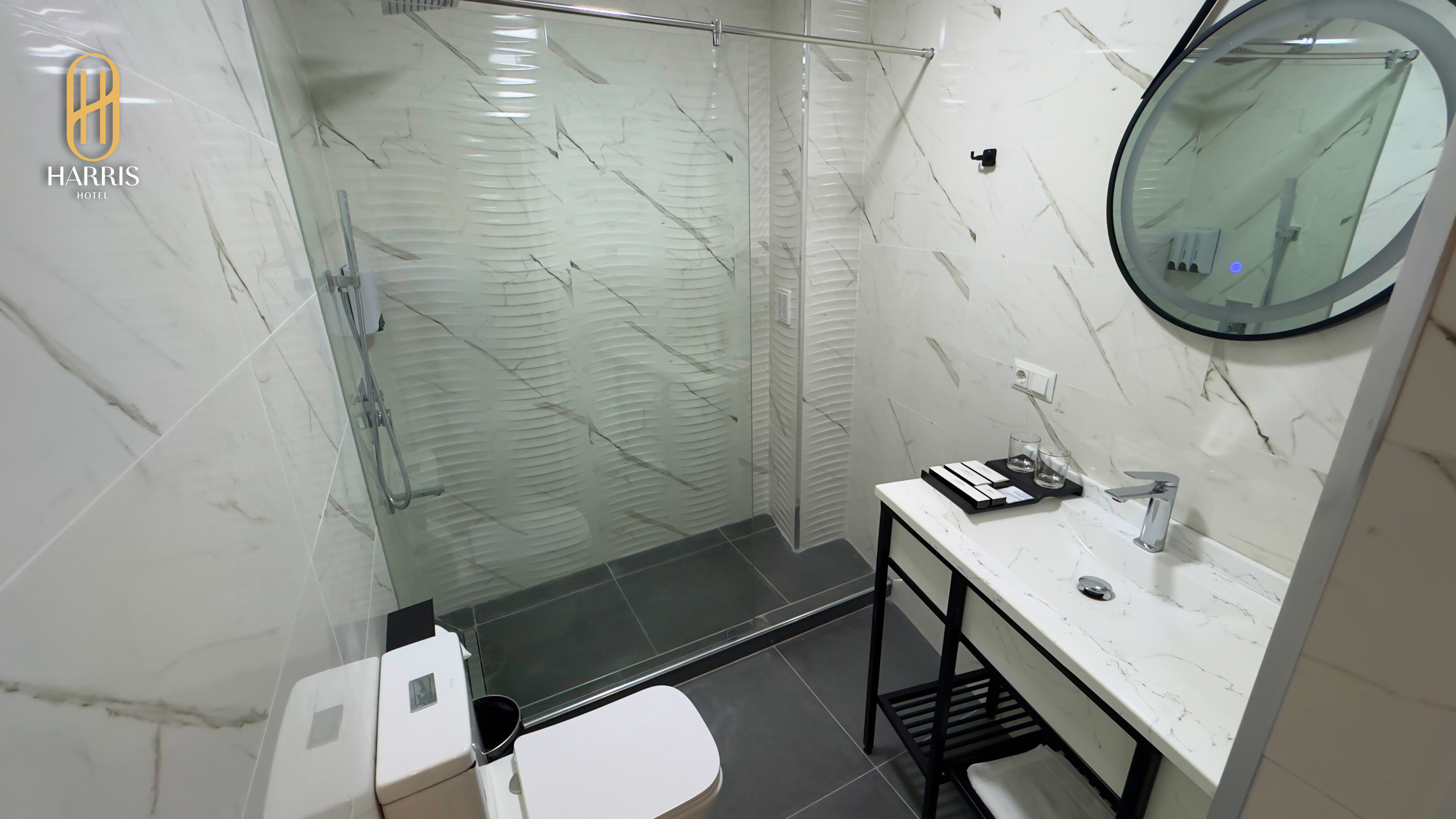 Фото Harris Hotel