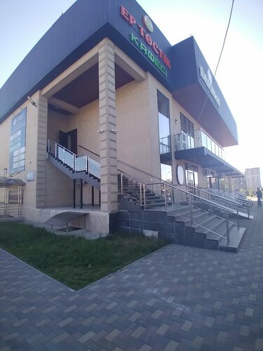 Порнода үлкен кеуделерді көрсету