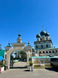 Врата (Yaroslavl Region, Town of Tutayev, Sobornaya ulitsa), landmark, attraction