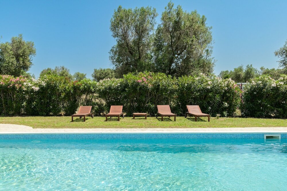 Фото Villa Bella con piscina