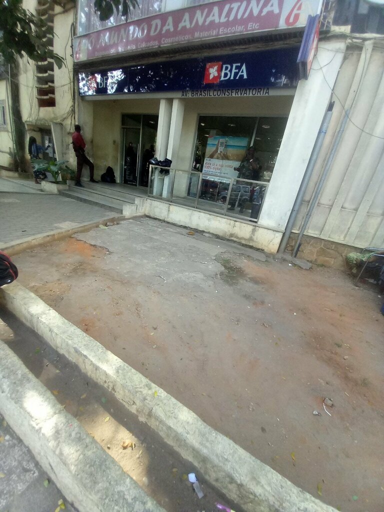 ATM Bfa, Loanda, photo