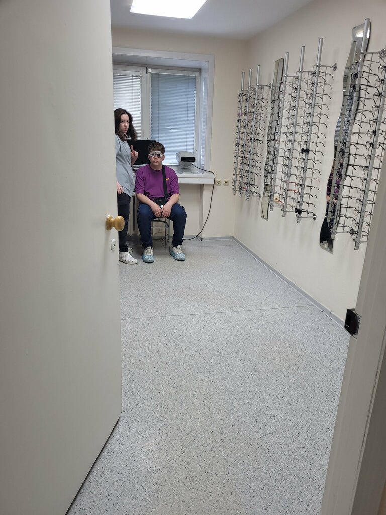Corrección de la vista Oblastnoy Tsentr kontaktnoy korrektsii zreniya, , foto