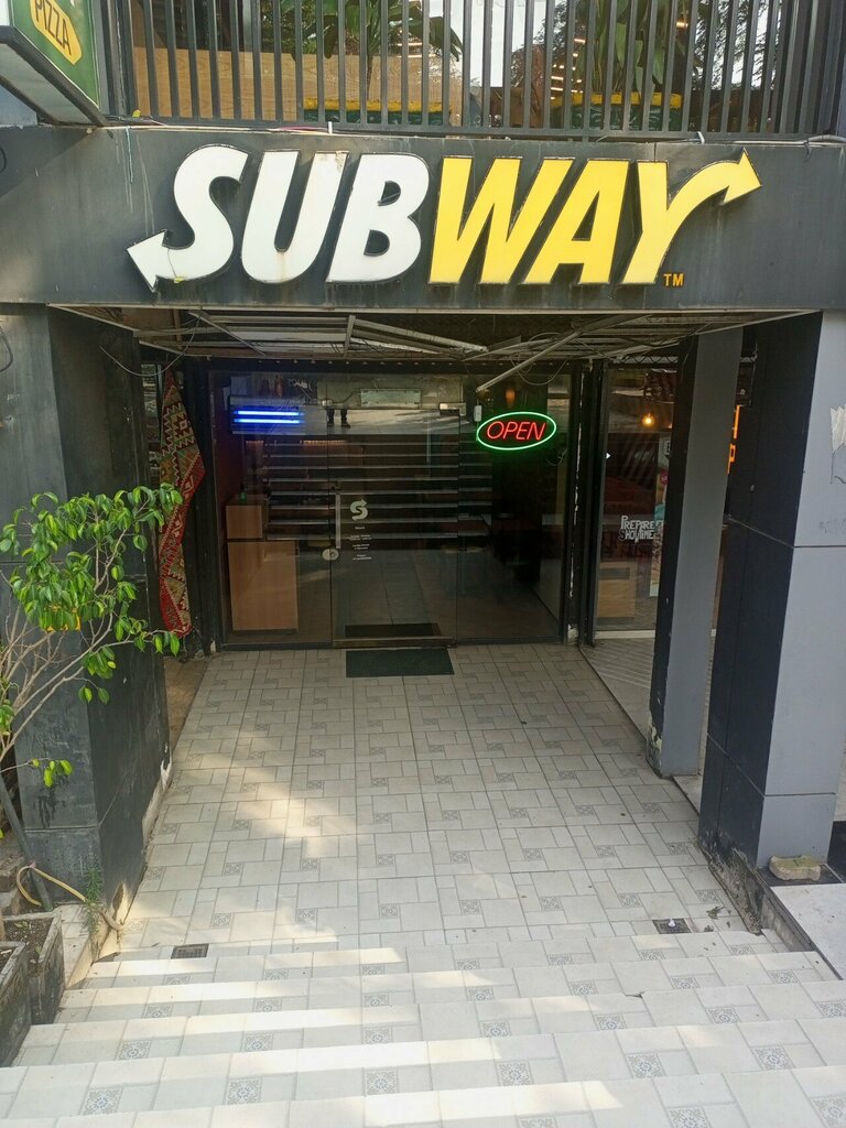 Fast food Subway, Islamabad, photo