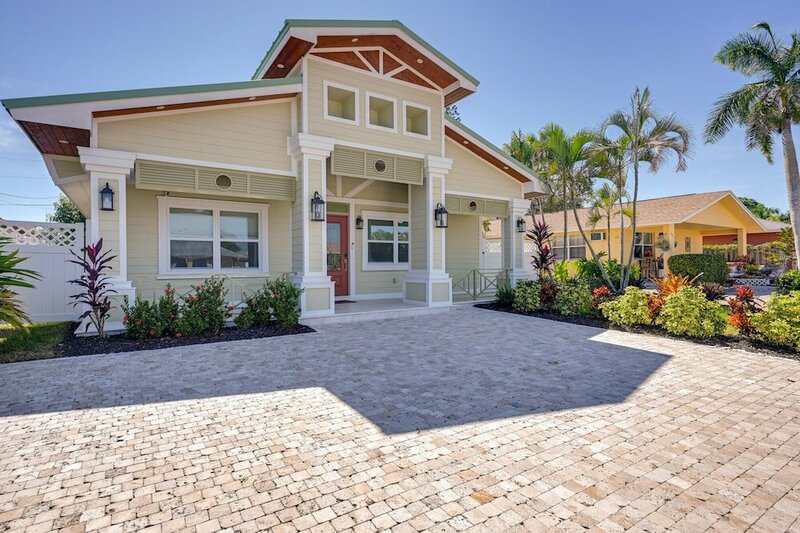 Гостиница Updated Naples Retreat w Private Pool & Patio!