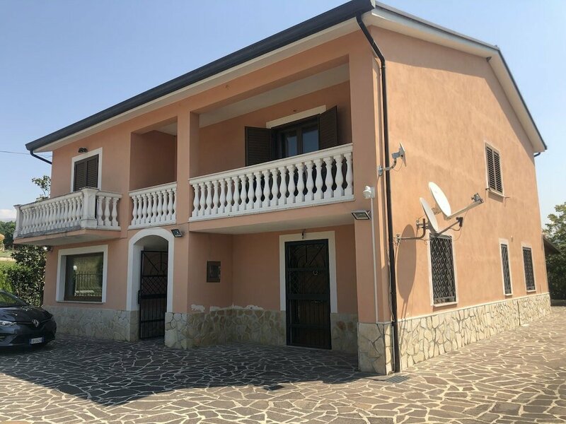 Гостиница Immaculate 4-bed House in Cassino Villa Aurora