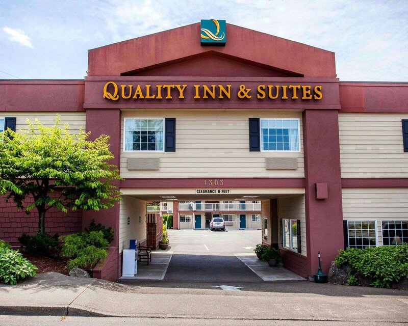 Гостиница Quality Inn & Suites Bremerton near Naval Shipyard в Бремертоне
