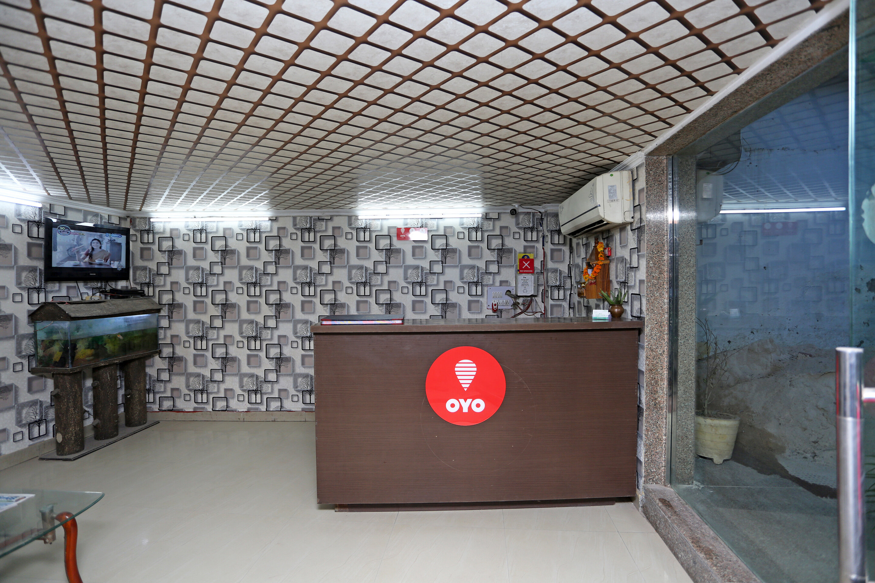 Фото Oyo 9786 Hotel Aerolook