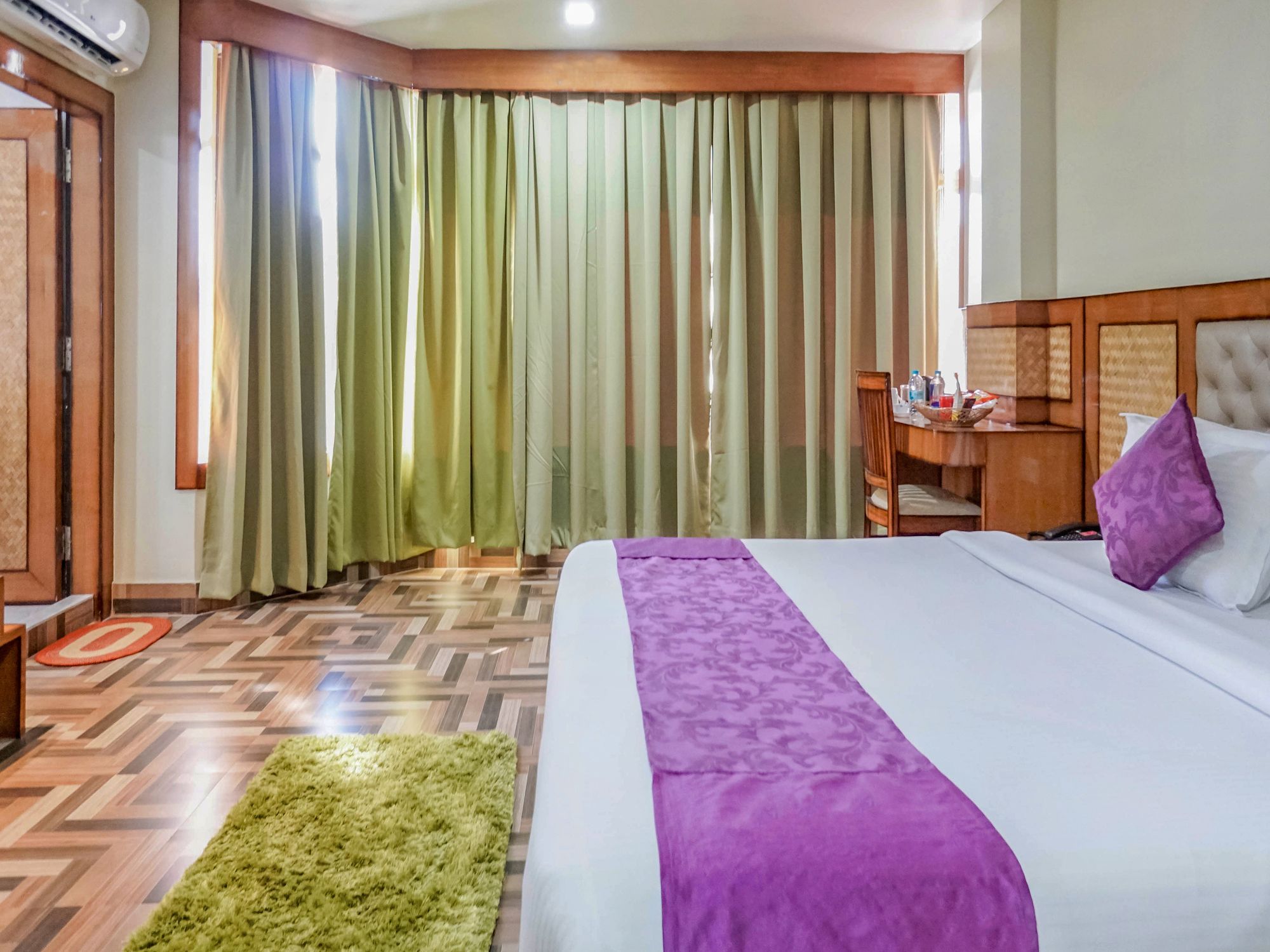 Фото отеля 2