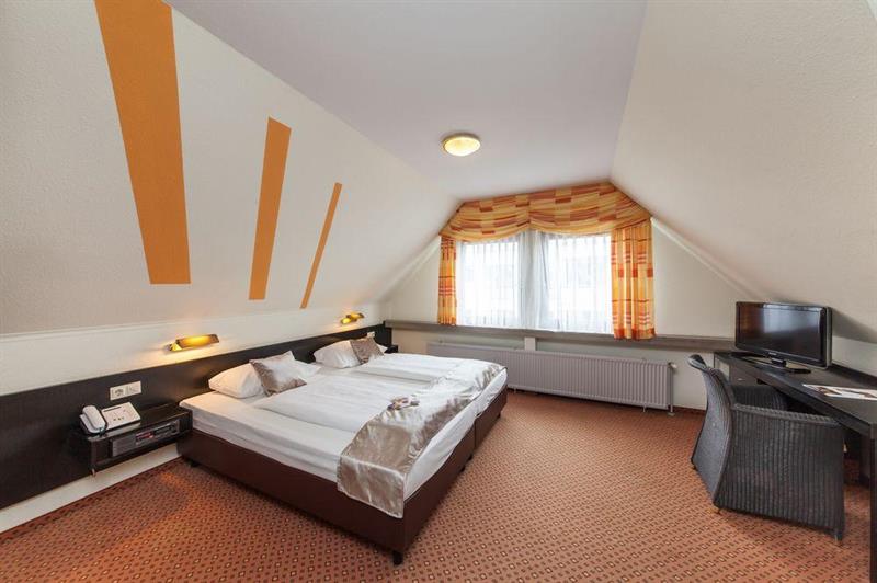 Фото Novum Hotel Strohgäu