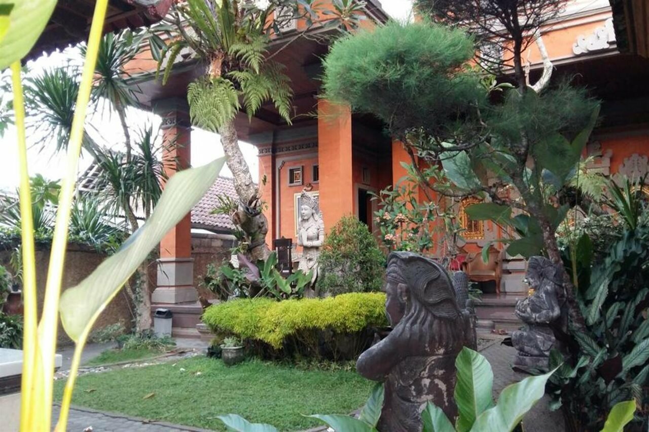 Фото Desak Putu Putra Homestay