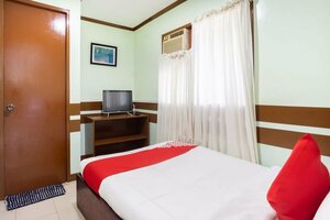 Oyo 166 Maanyag Pension House (Central Visayas, City of Mandaue, S.B. Cabahug Street), hotel