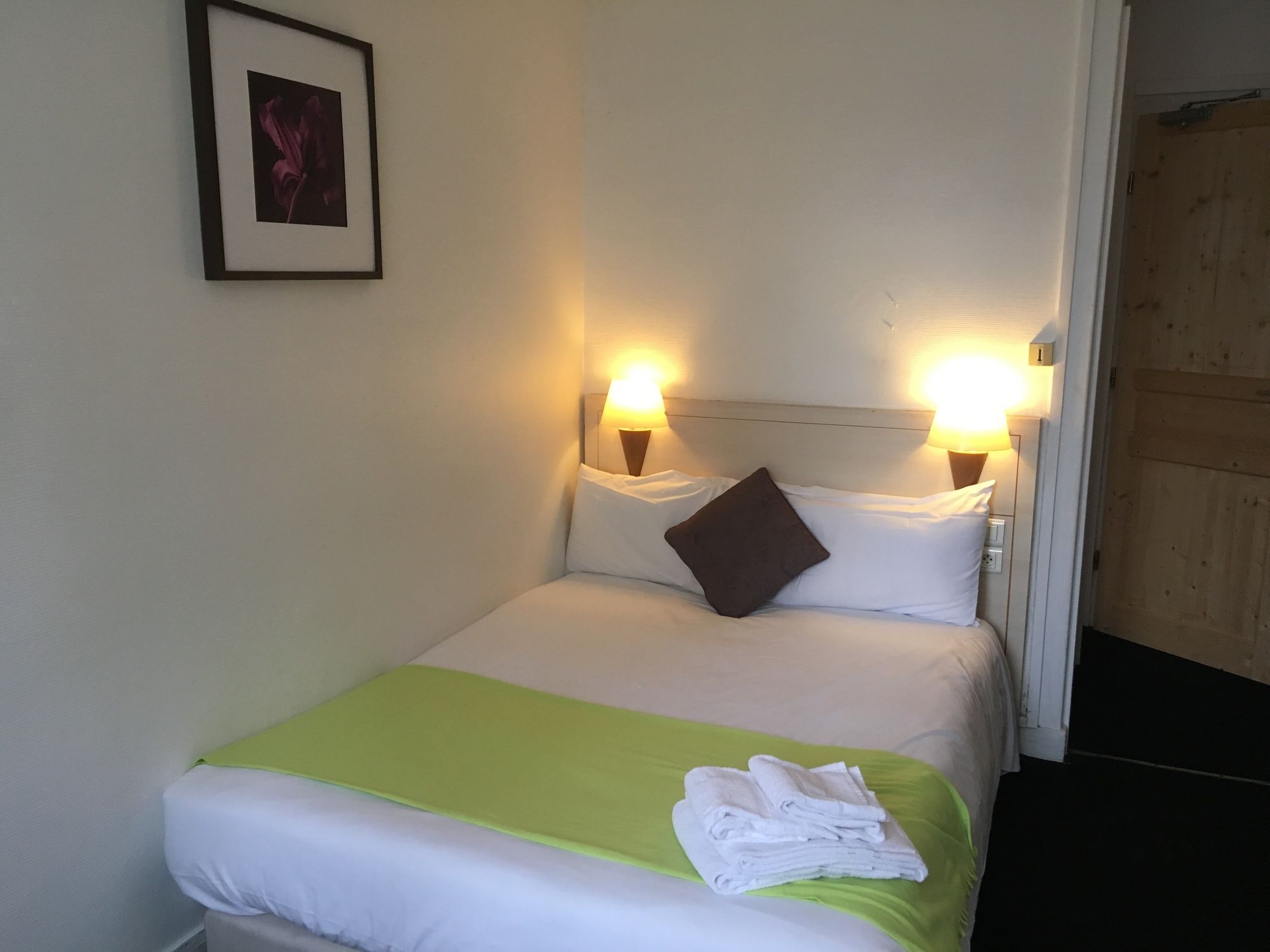 Фото Hôtel Vieille Tour Centre Rouen