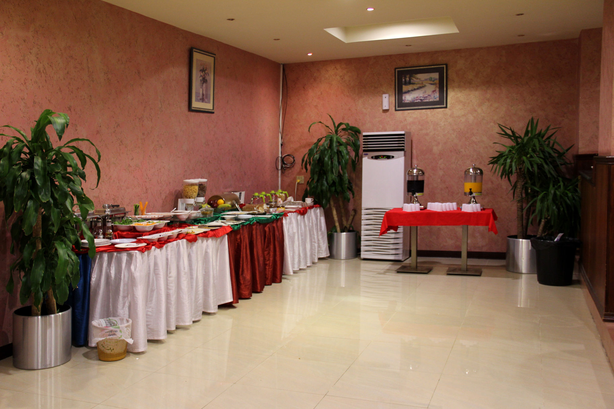 Фото Khalifa Tower Hotel Apartments