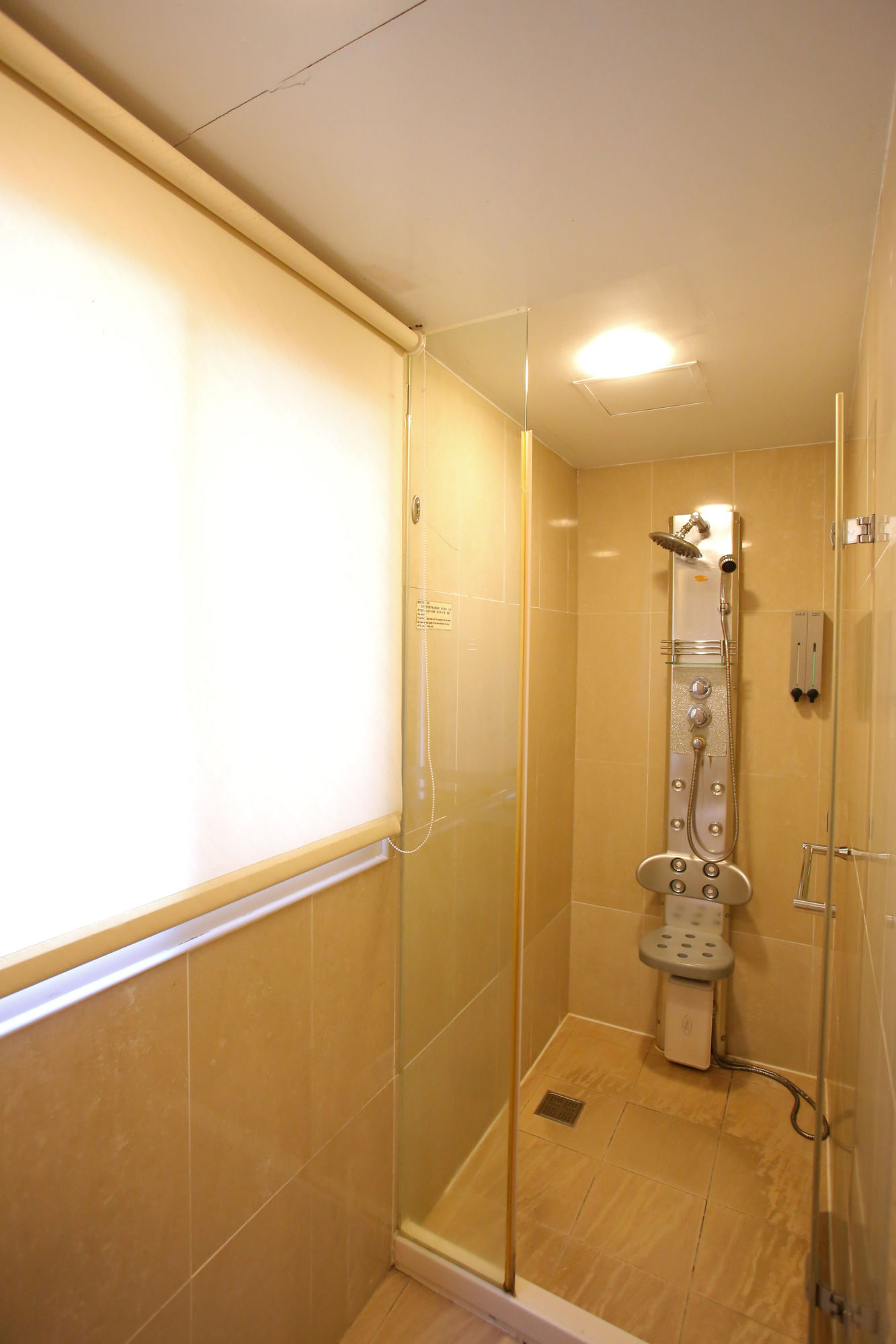 Фото Elegance Hotel Taipei