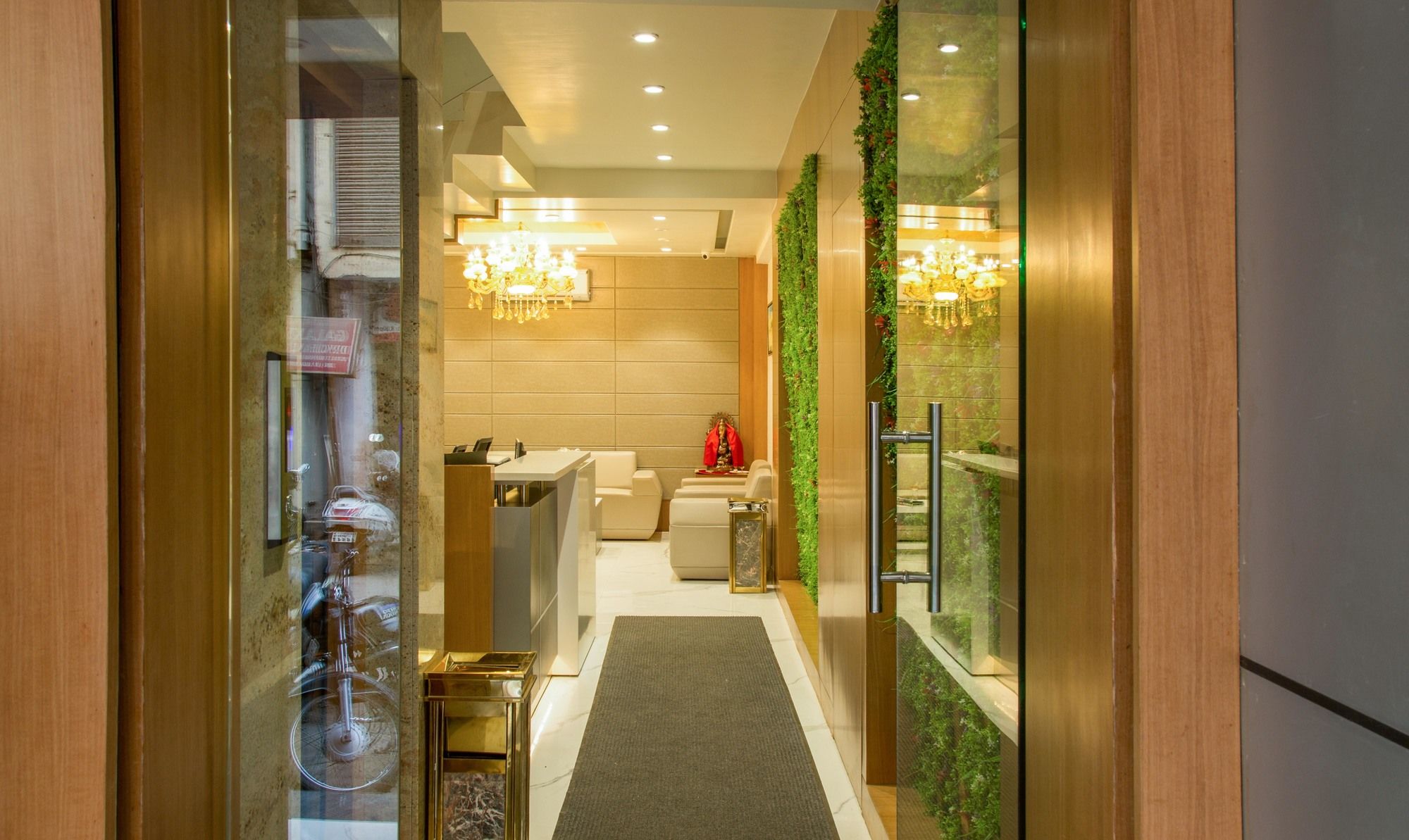 Фото Hotel Reva Regency