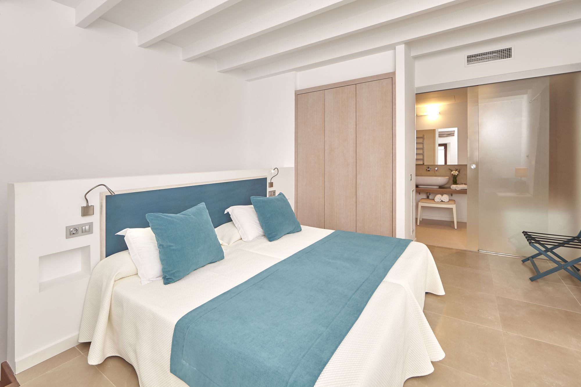 Фото Bennoc Petit Hotel