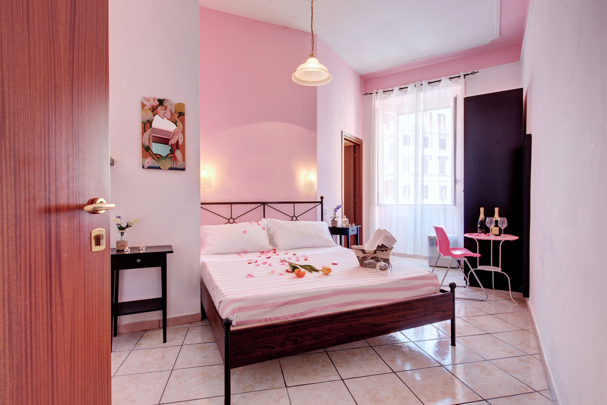 Фото In the Center Guesthouse