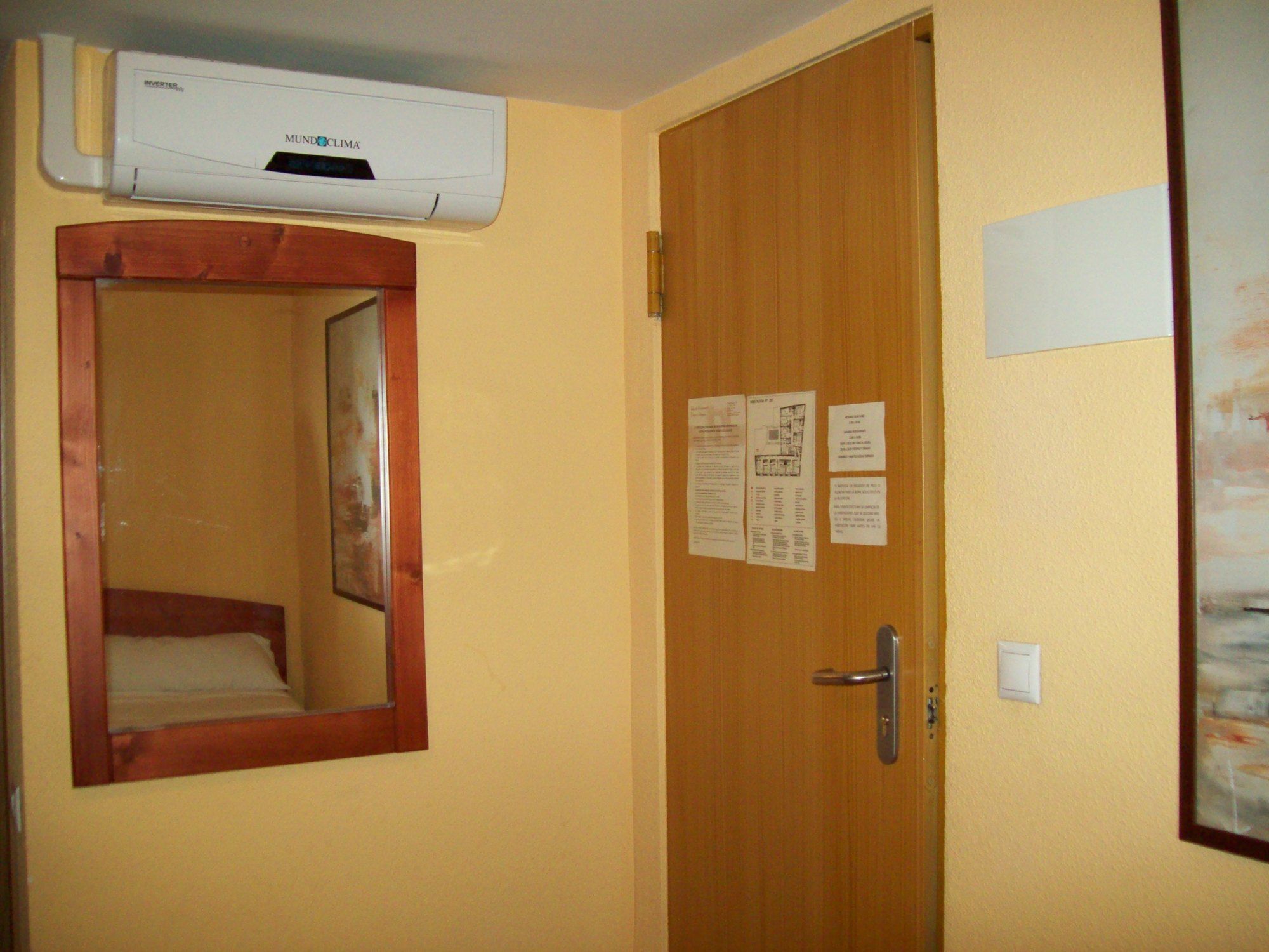 Фото Hostal Restaurante Puerta del Alcázar