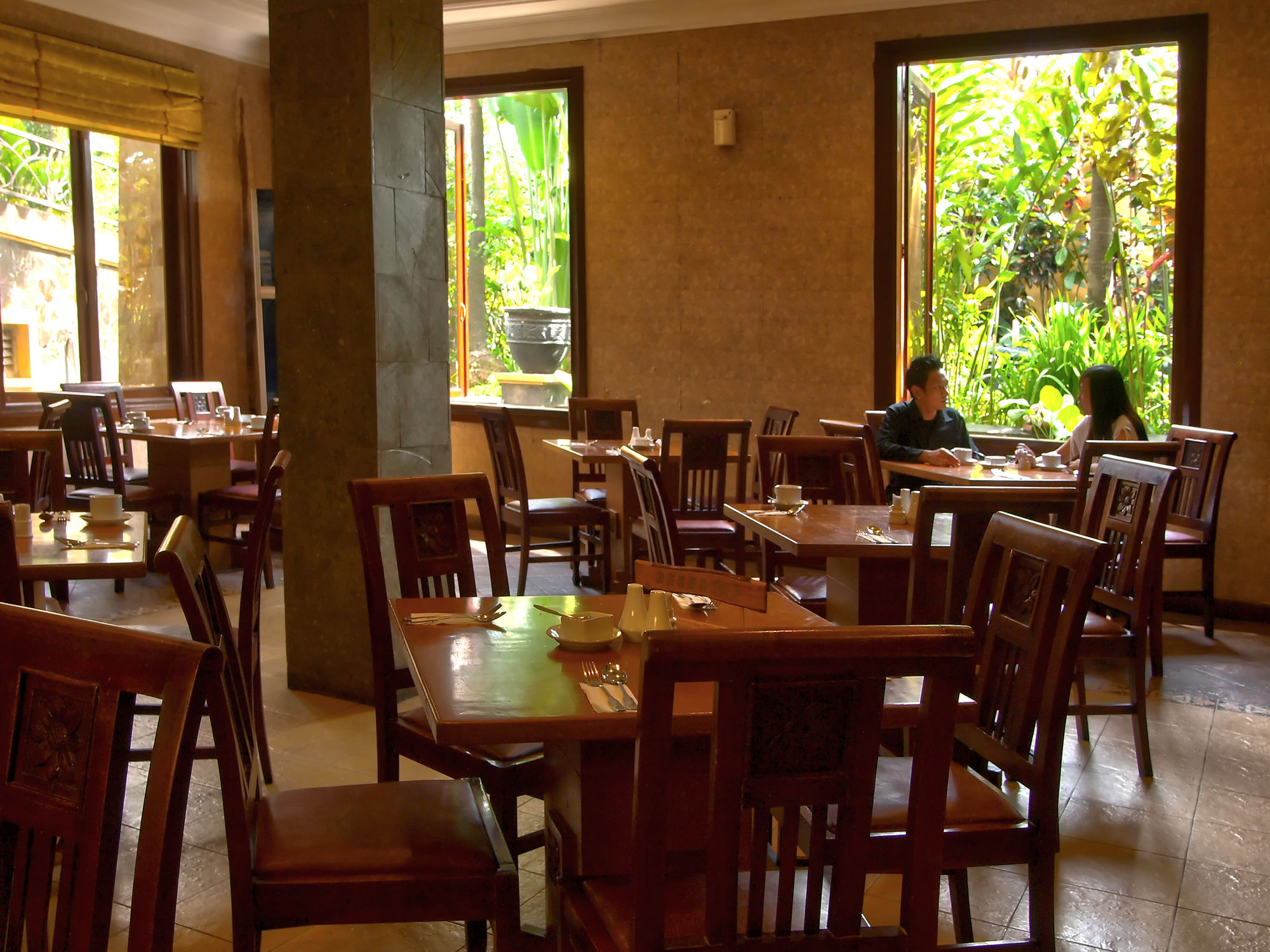 Фото Lotus Garden Hotel