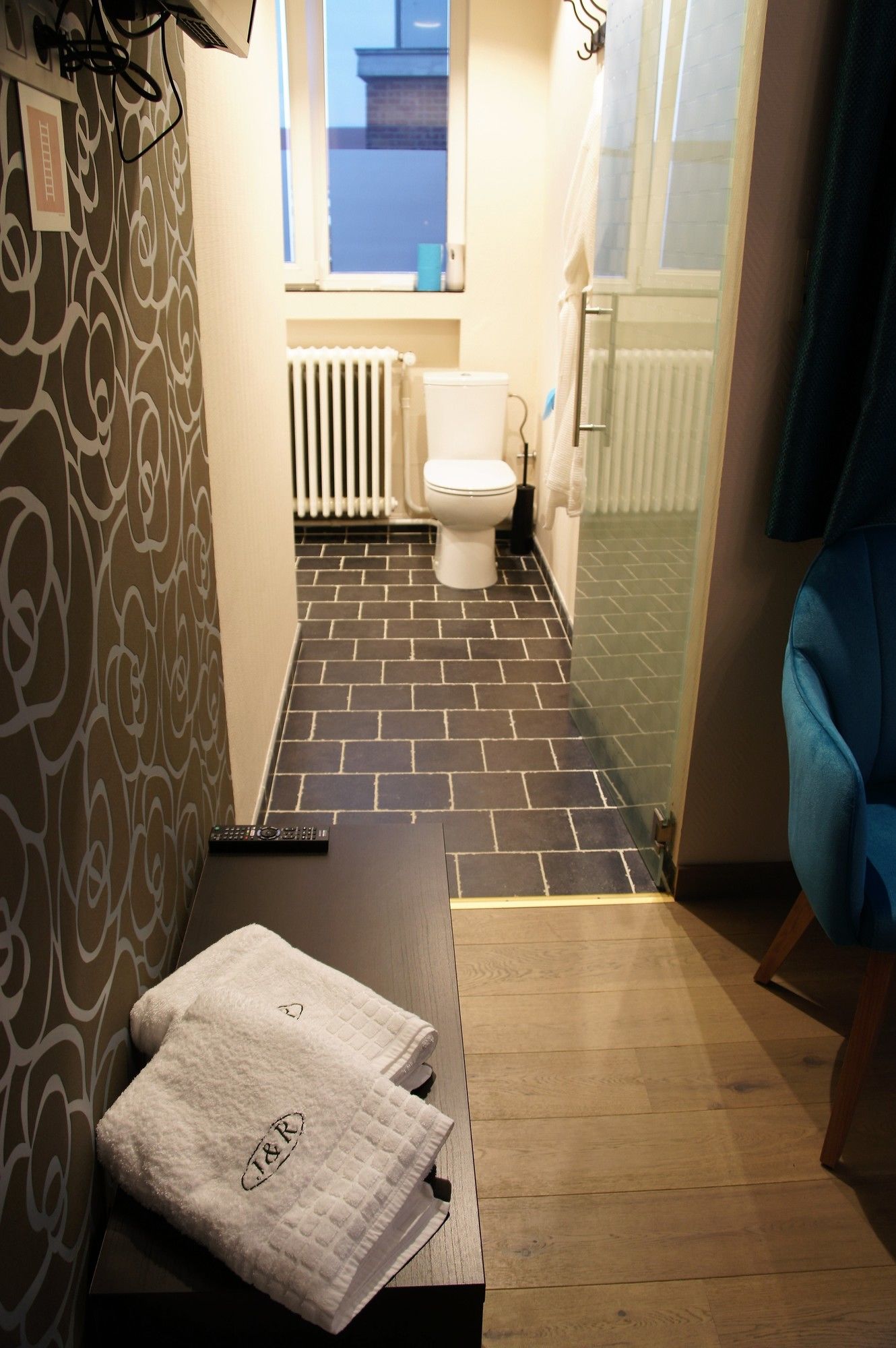 Фото J and R Brussels City Apartment
