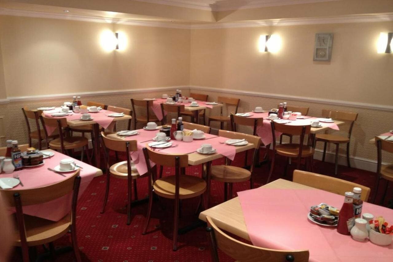 Фото Balmoral House Hotel