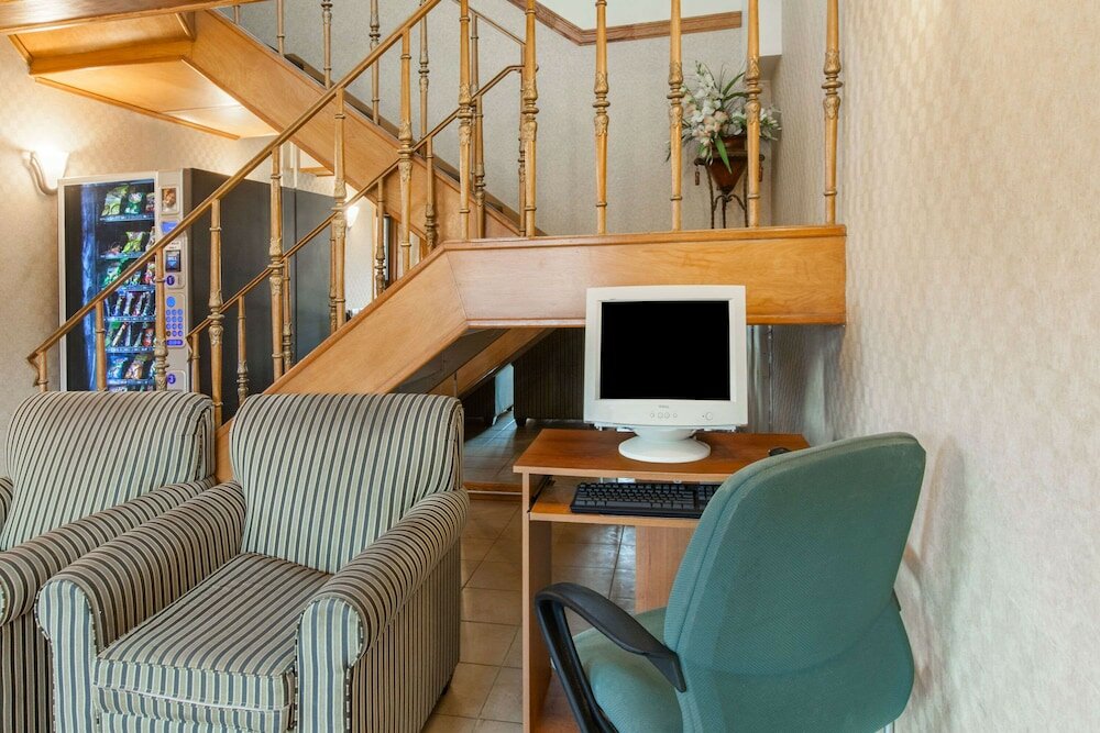 Фото Knights Inn South Amboy