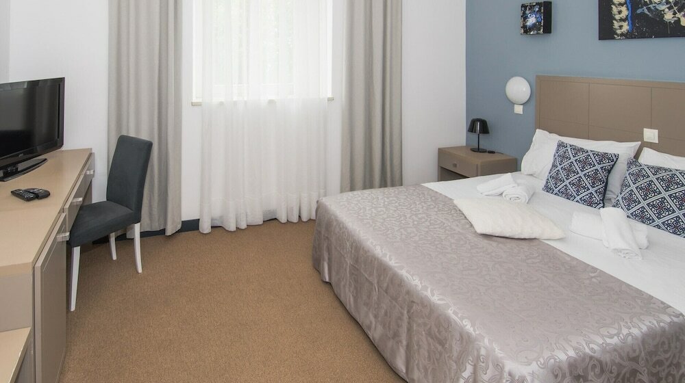 Фото Hotel Amfiteatar