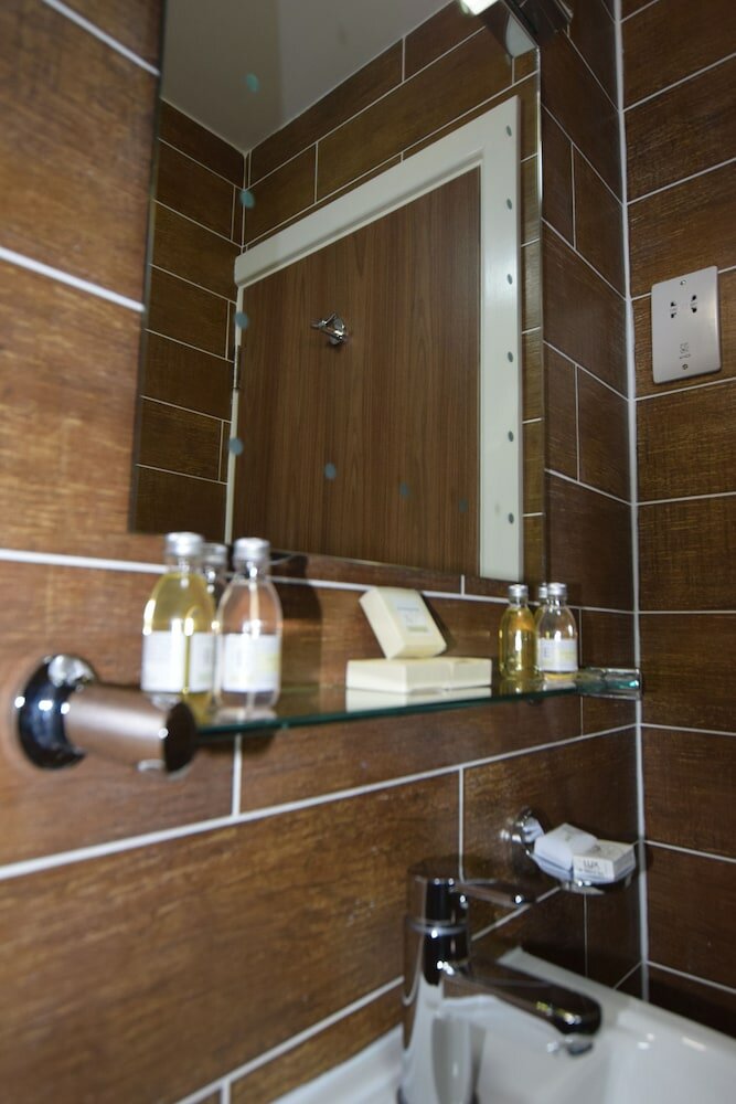 Фото Lucky 8 Hotel