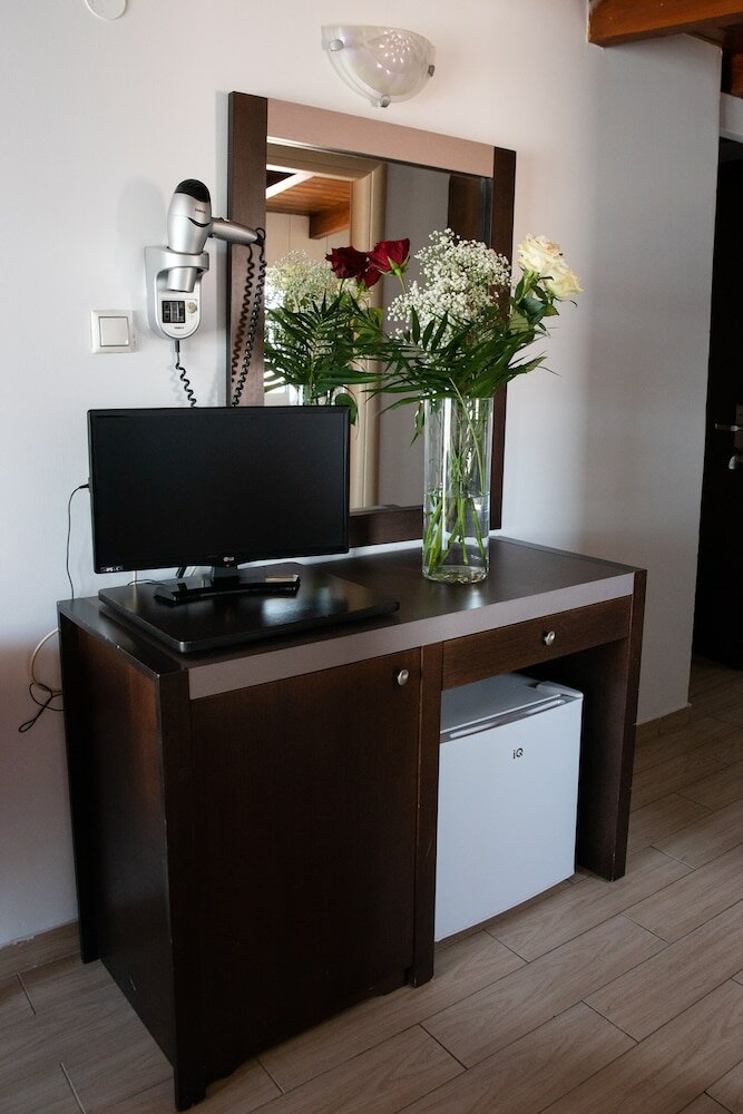 Фото Nirikos Hotel