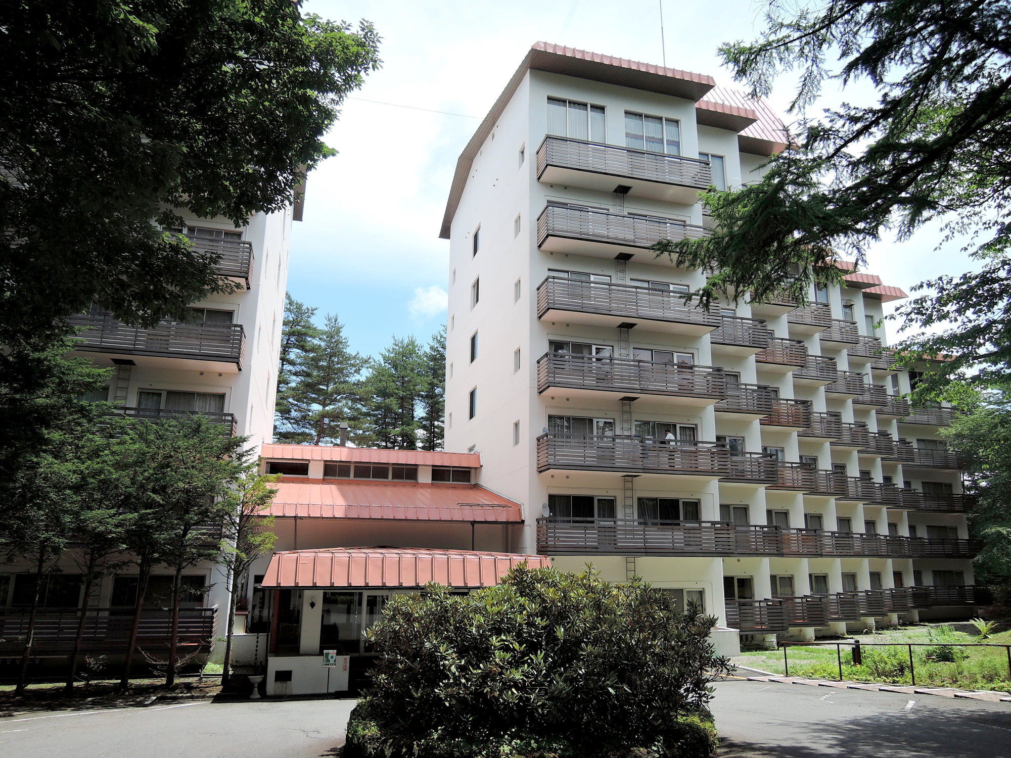 Фото Kusatsu Onsen Hotel Village