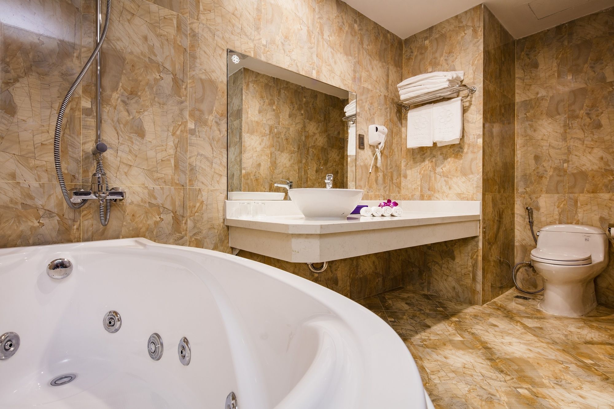 Фото Balcony Nha Trang Hotel