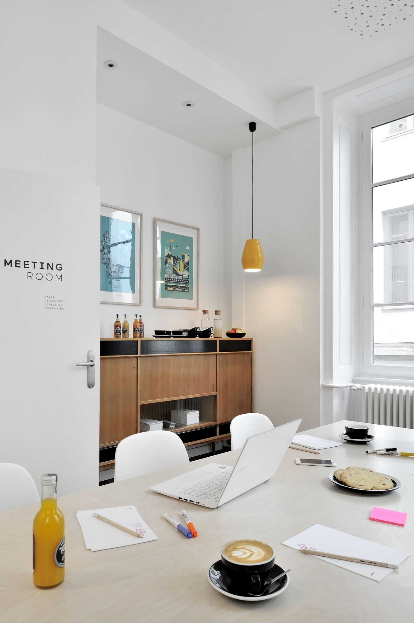 Фото Away Hostel & Coffee Shop