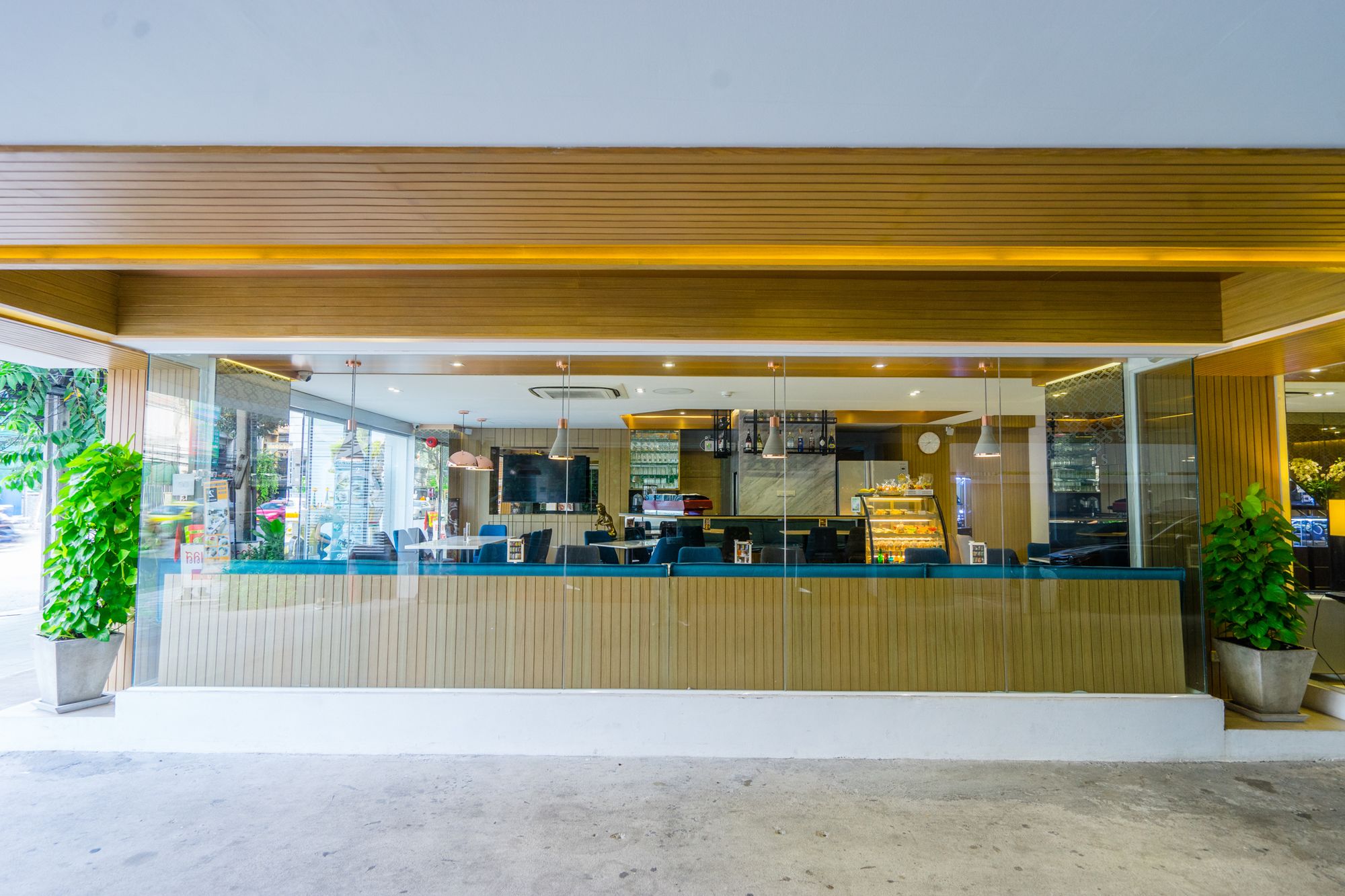 Фото Samran Place Hotel