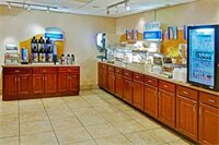 Фото Holiday Inn Express Memphis Medical Center Midtown, an Ihg Hotel