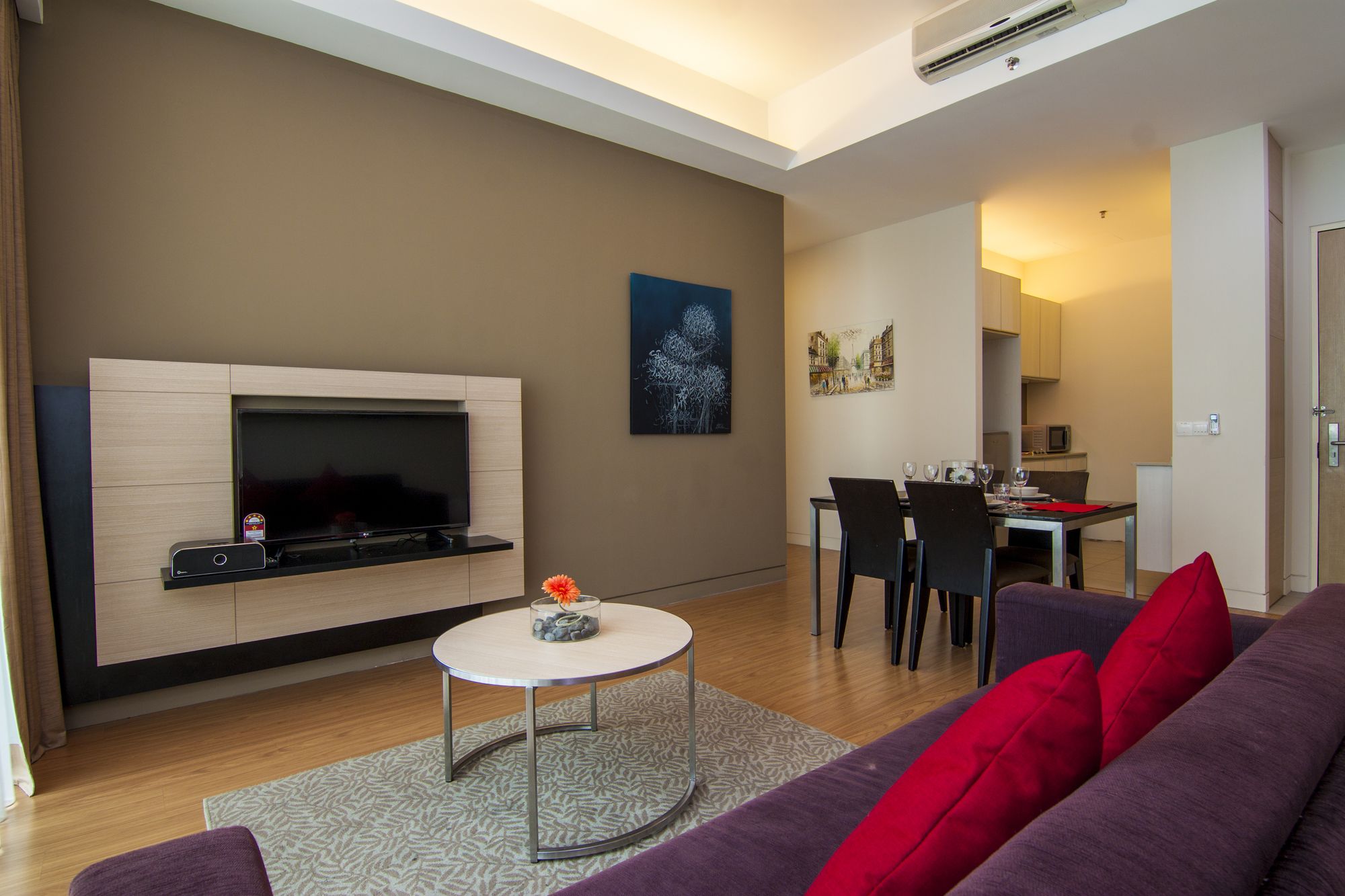 Фото Swiss Garden Residency 1