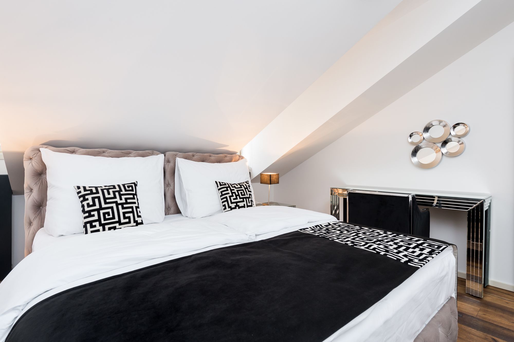 Фото Empirent Apartments Prague Castle