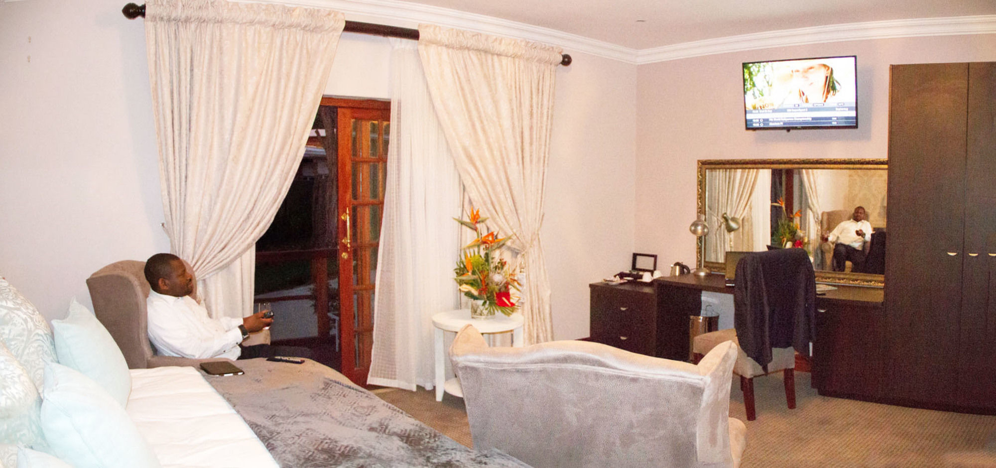 Фото Classique Grace Boutique Hotel