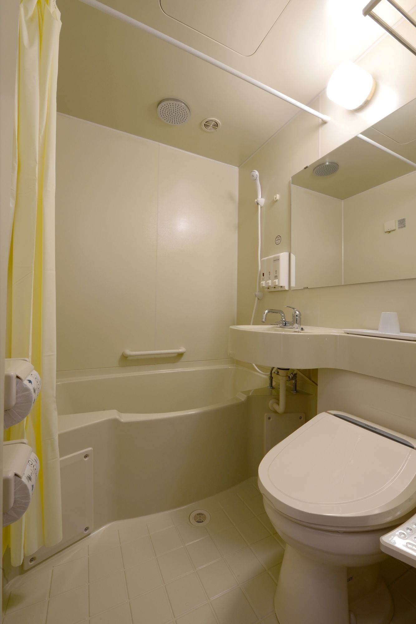 Фото Toyoko Inn Kobe Sannomiya No. 2