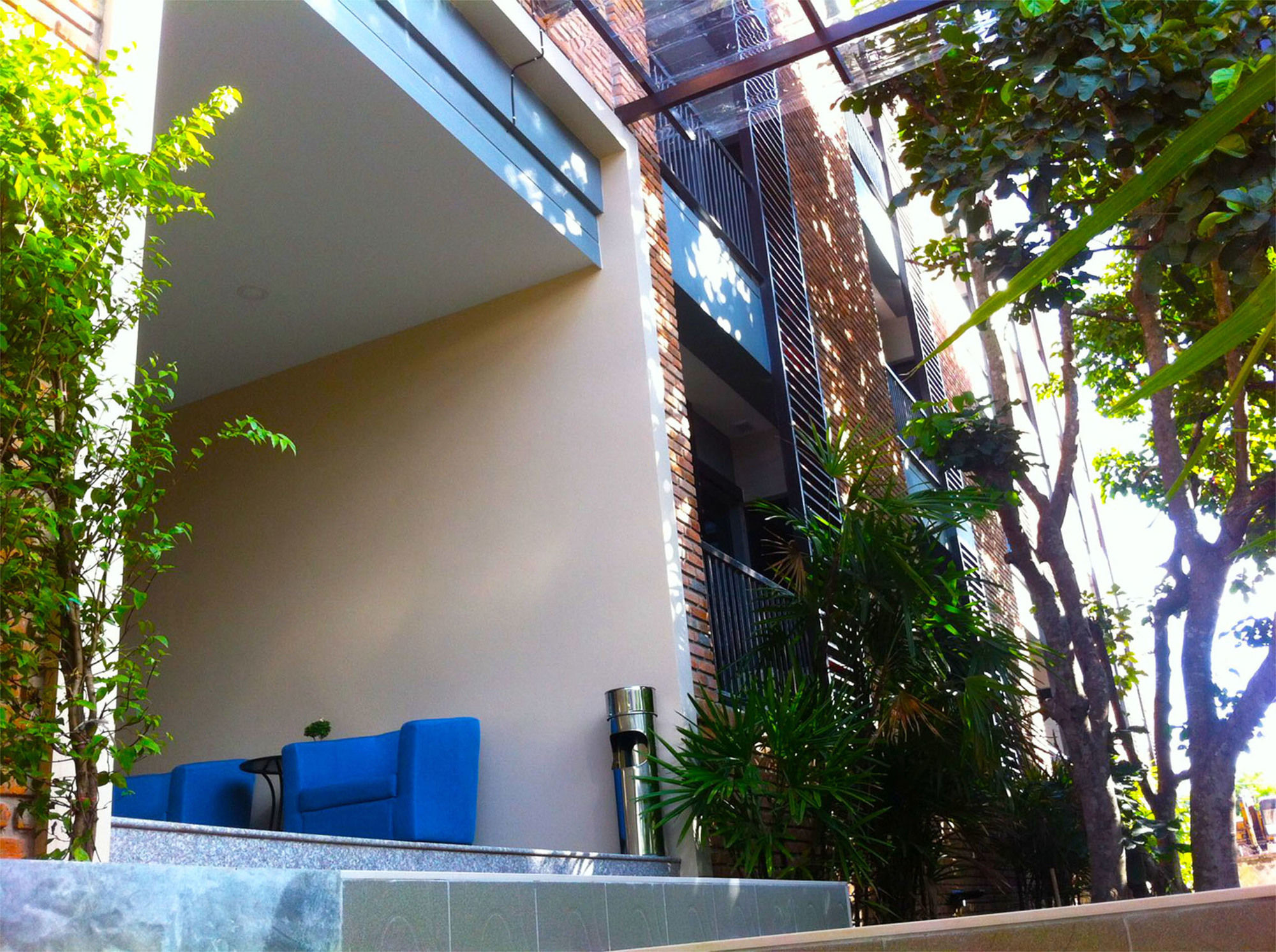 Фото The Coconut Hotel