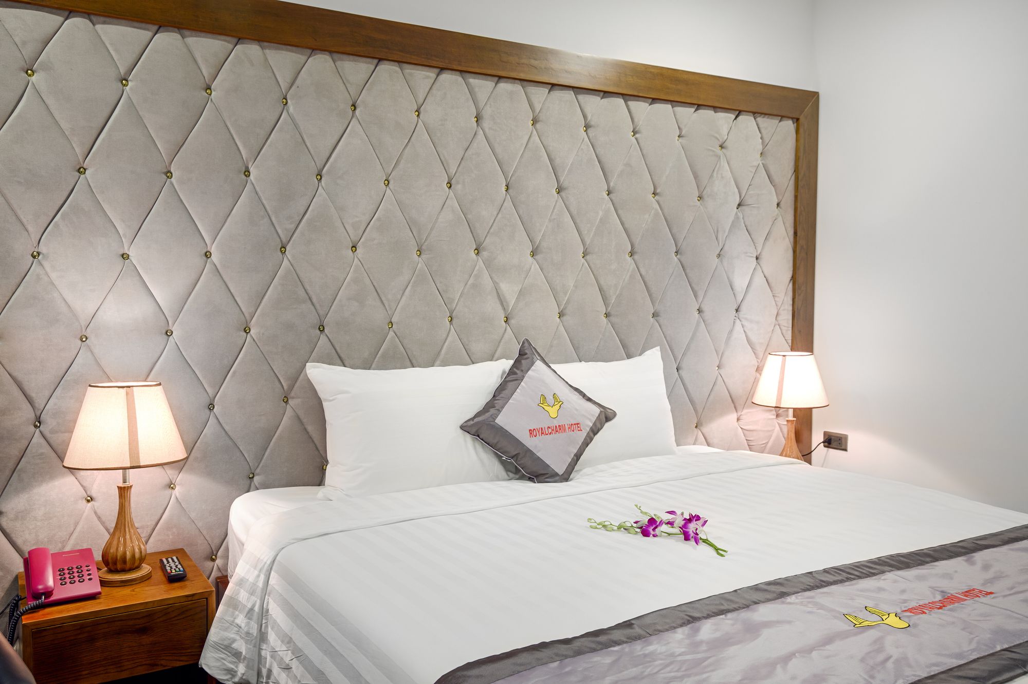 Фото Royal Charm Hotel