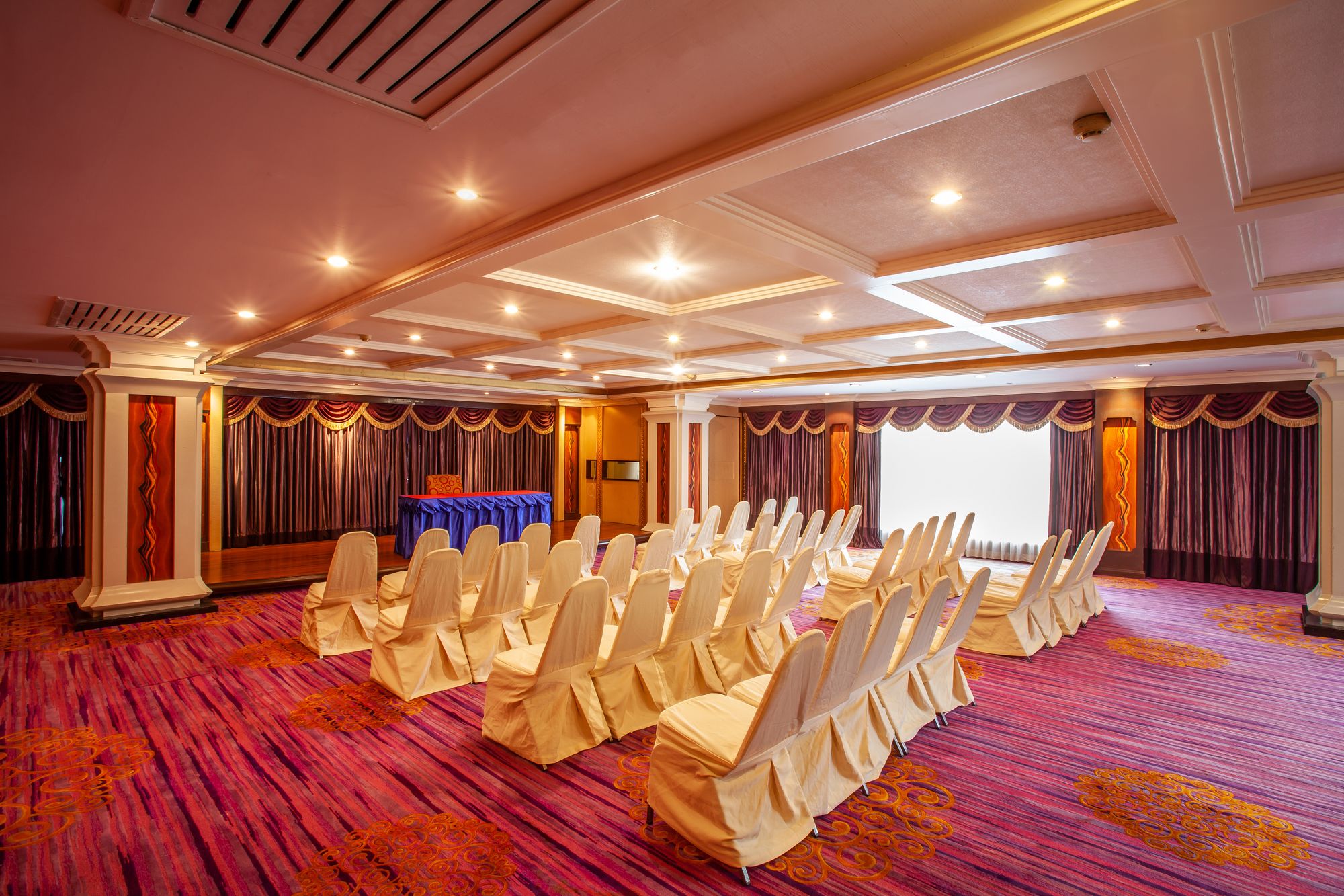 Фото Floral Hotel · Dolphin Circle Pattaya